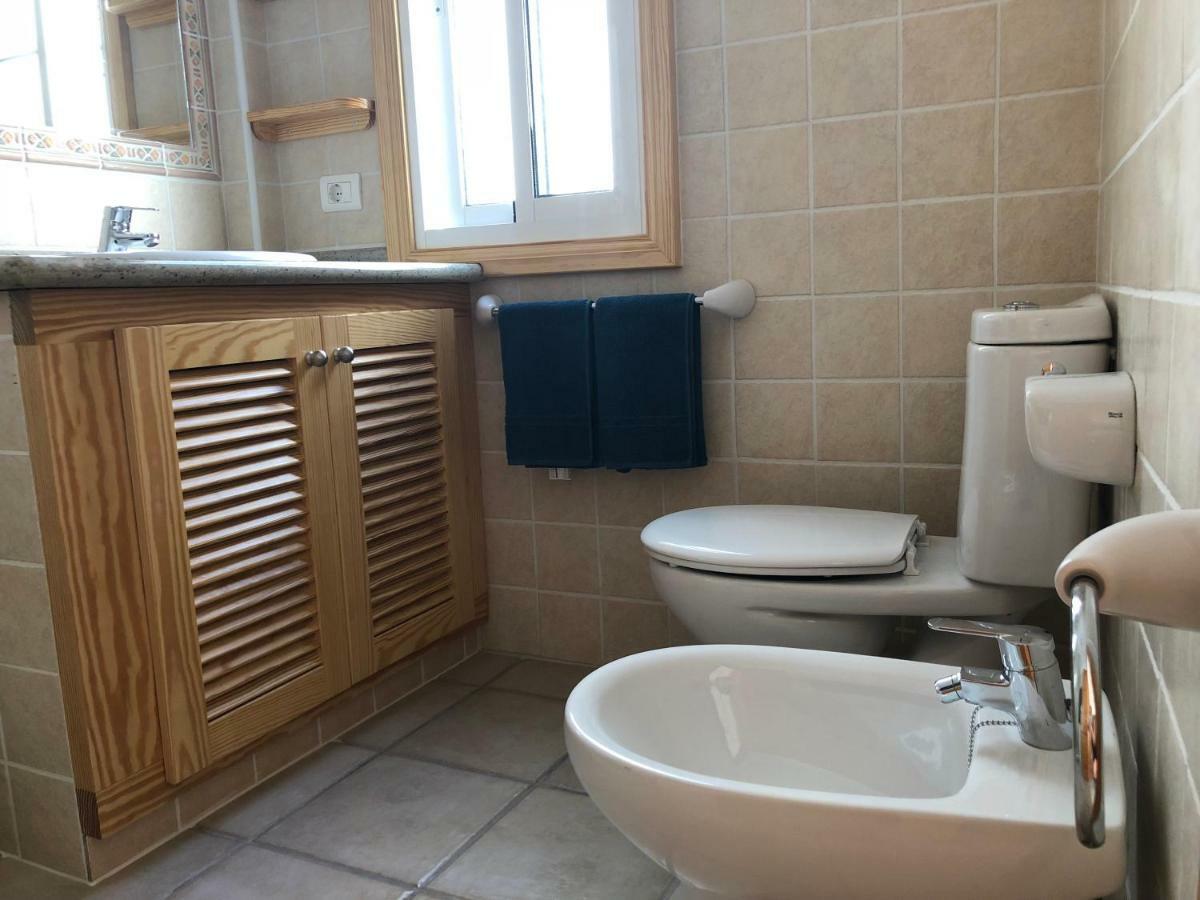 Apartamentos El Faro Puerto De Naos Luaran gambar