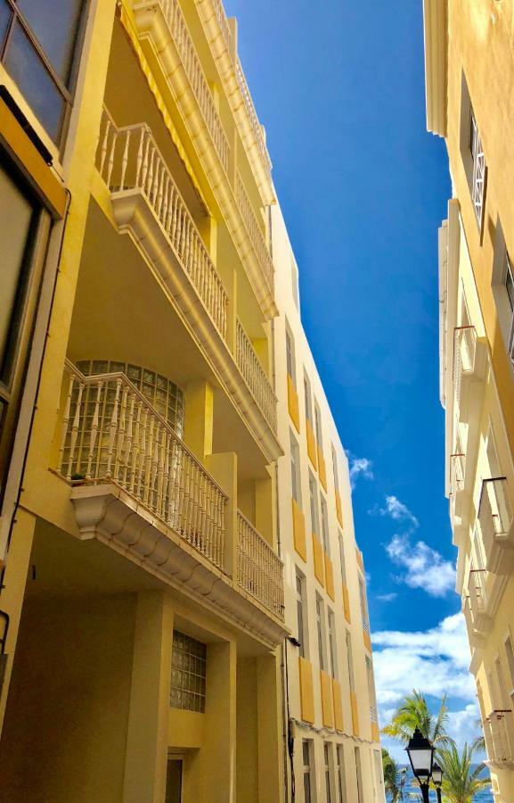 Apartamentos El Faro Puerto De Naos Luaran gambar