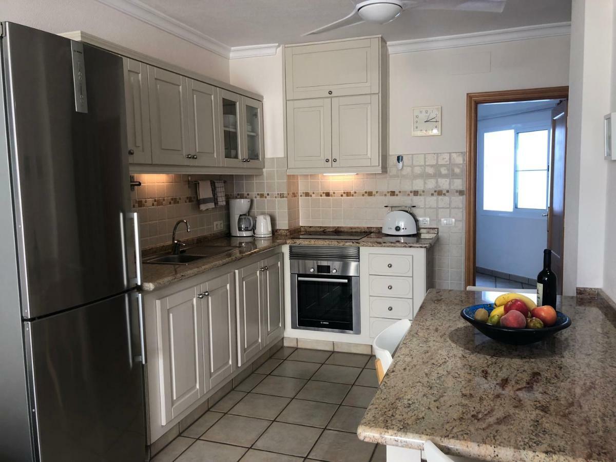 Apartamentos El Faro Puerto De Naos Luaran gambar