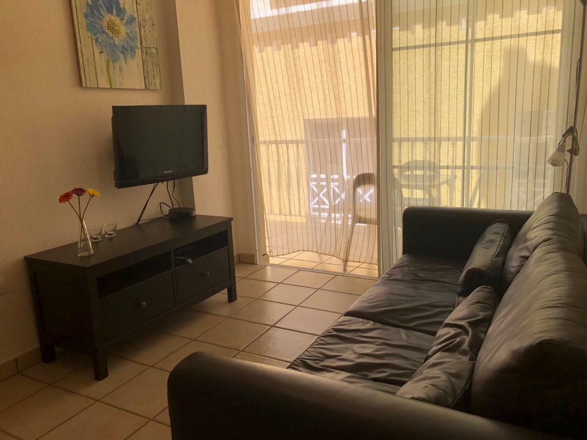 Apartamentos El Faro Puerto De Naos Luaran gambar