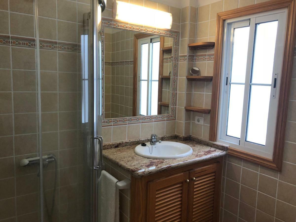 Apartamentos El Faro Puerto De Naos Luaran gambar